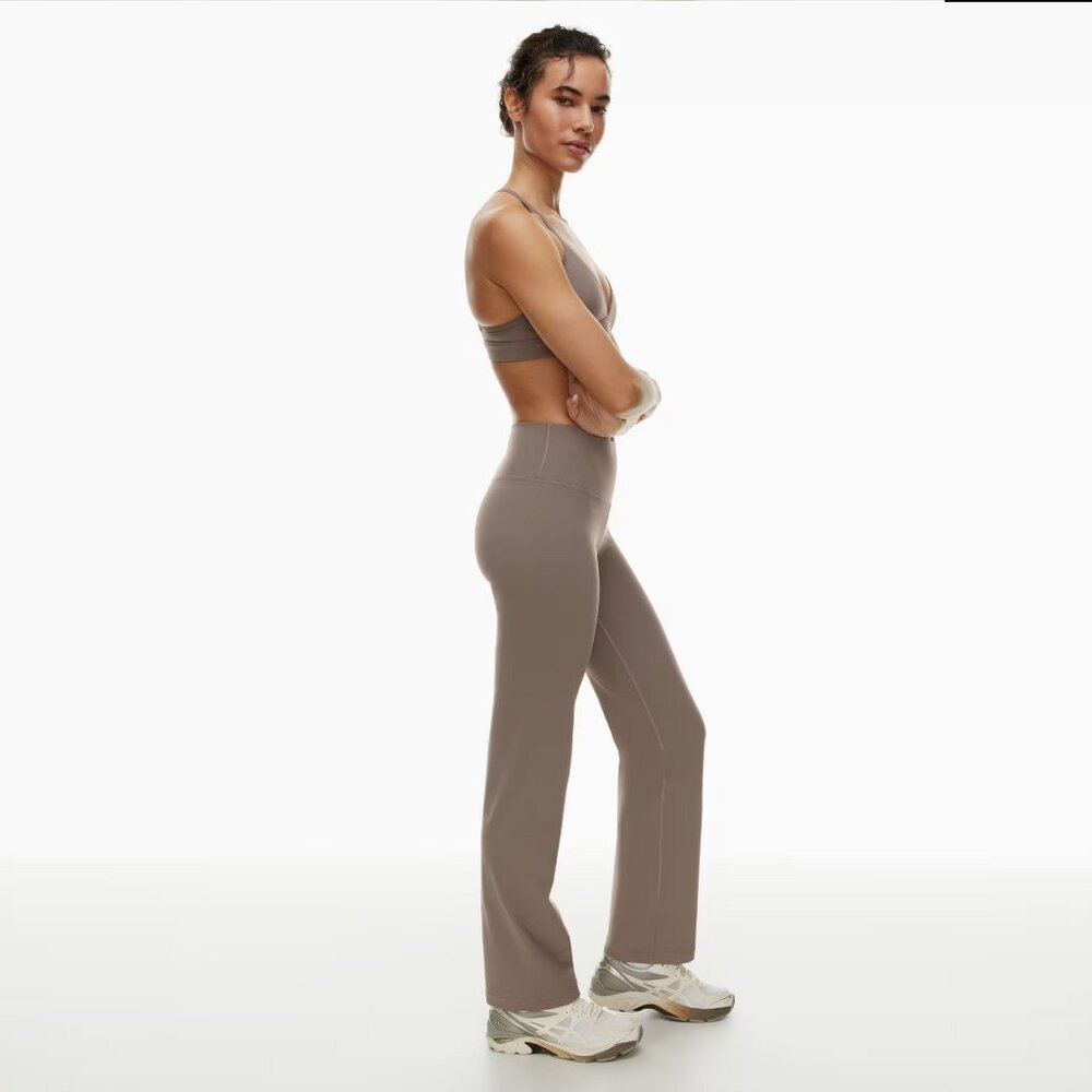 Hold-it™ atmosphere flare lo-rise legging NWOT